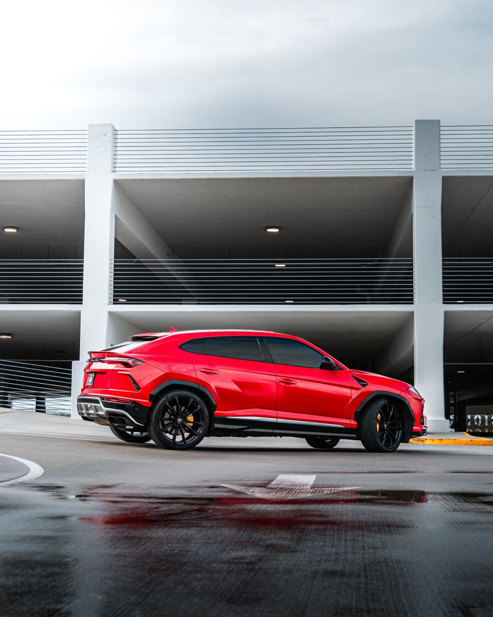 Lamborghini Urus view 5